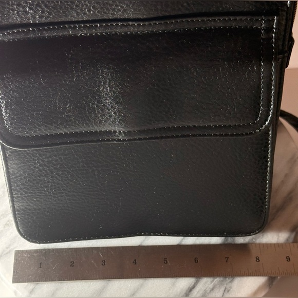 Relic Zip Around Crossbody Black Handbag Vegan Leather Adjustable Strap - Picture 12 of 15